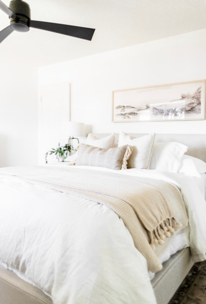 Secrets of a Styled Bed - Halfway Wholeistic; Click here to learn the secrets of a styled bed on Halfway Wholeistic! Do you ever look through bedroom inspiration images and wonder how designers make their beds look flawless? I wish I could make our bed look perfect every morning! There are tips and tricks designers use to style their spaces to make them look presentable. Bed design modern luxury awesome. Bedding ideas cozy white bedrooms. Style inspiration home decor. Style inspiration home interior design.