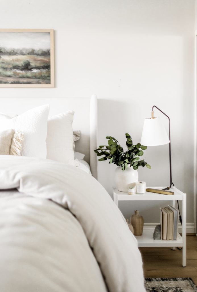 THREE WAYS TO STYLE A QUILT - Pinteresting Plans; Click here to learn how to style a quilt on Halfway Wholeistic! Quilts are my favorite bedding accessory. They add elegance to a bedroom and also breathe life into design through their texture. I got the Melton Quilt & cushion covers from The White Company & am happy with the quality! The Melton collection is simple but striking when layered with other quilts & bed linens. Quilt inspiration ideas. Bedding ideas cozy white bedroom. Bedding sets master bedroom color combos. 
