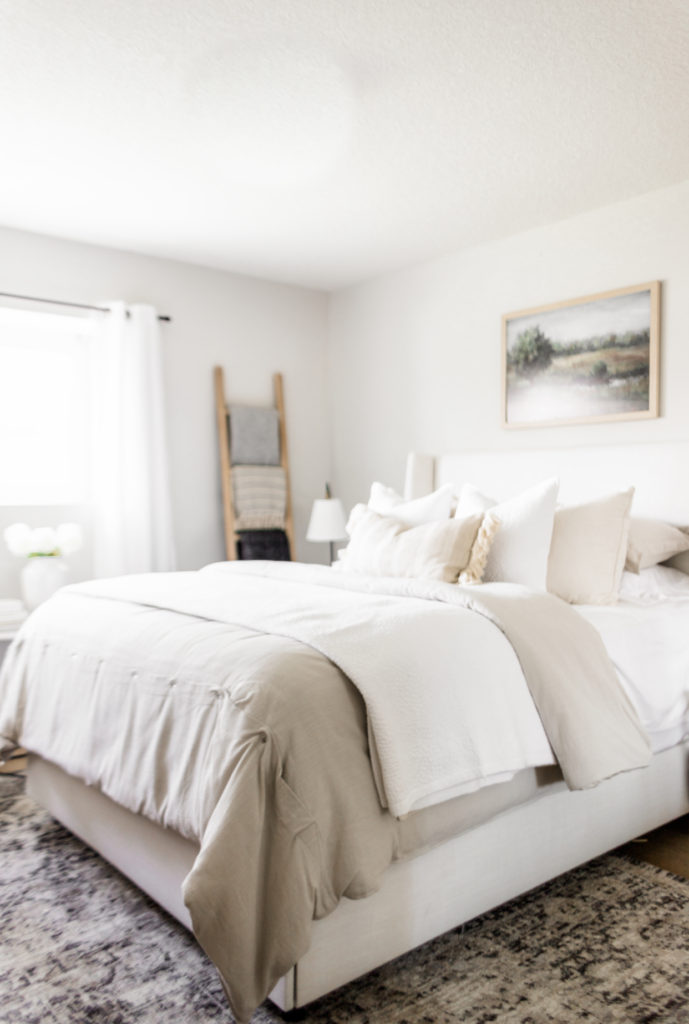 THREE WAYS TO STYLE A QUILT - Pinteresting Plans; Click here to learn how to style a quilt on Halfway Wholeistic! Quilts are my favorite bedding accessory. They add elegance to a bedroom and also breathe life into design through their texture. I got the Melton Quilt & cushion covers from The White Company & am happy with the quality! The Melton collection is simple but striking when layered with other quilts & bed linens. Quilt inspiration ideas. Bedding ideas cozy white bedroom. Bedding sets master bedroom color combos. 