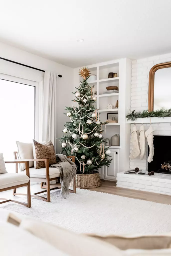 Neutral Christmas Tree Styling – Halfway Wholeistic