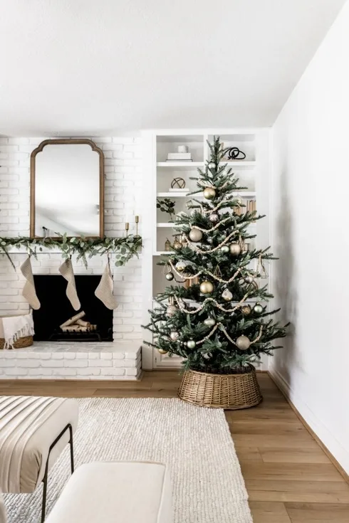 Minimalist christmas decorating hotsell