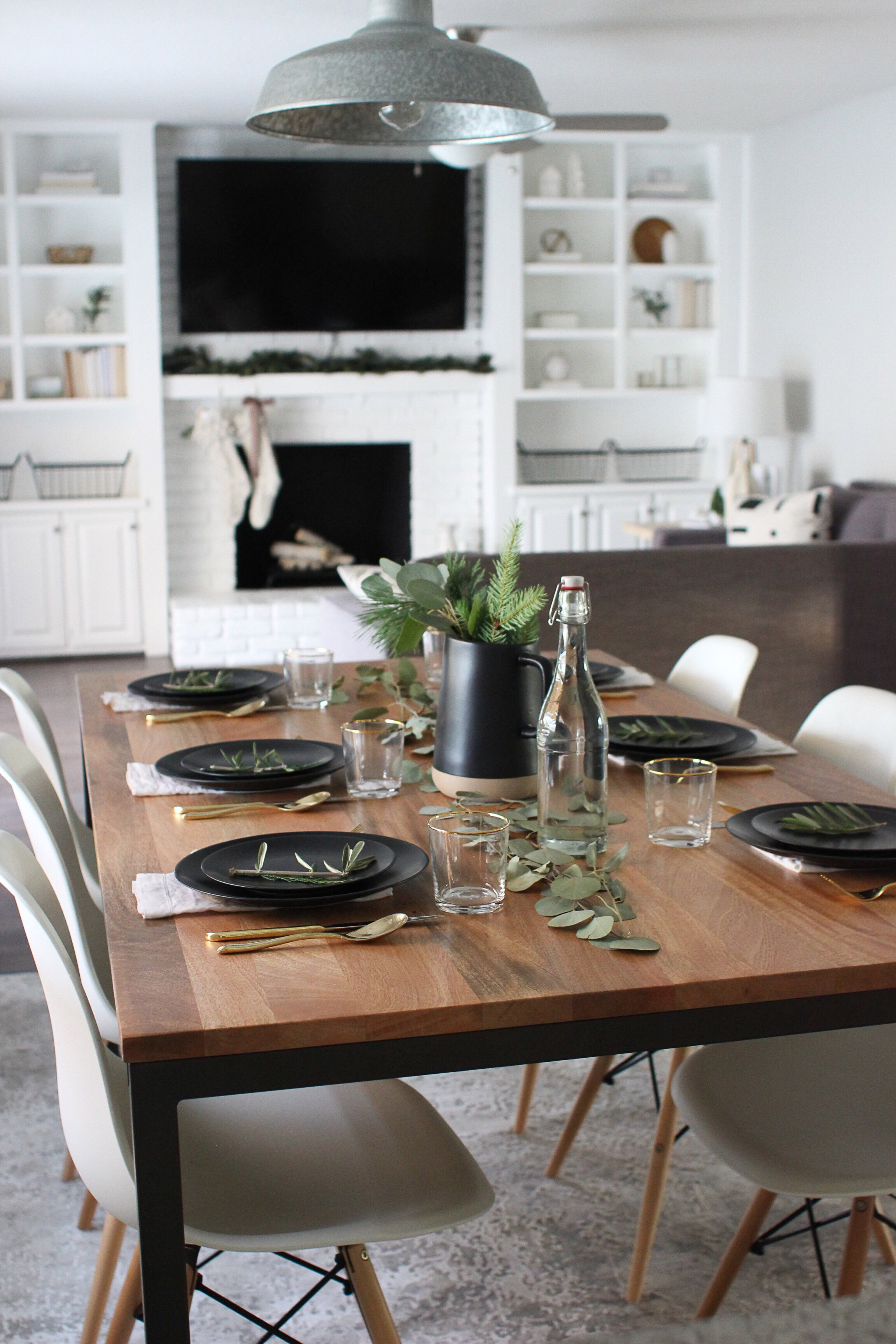 A Simple and Natural Holiday Table
